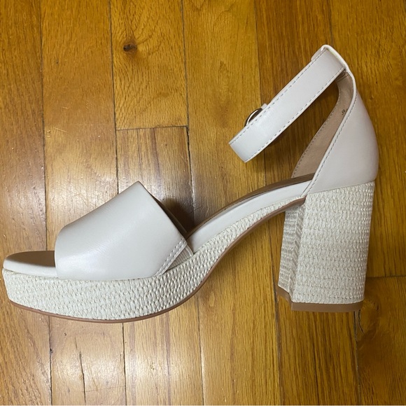 NWT Naturalizer Leather White/Ivory Block Heel Sandals (in original box) - Picture 3 of 11